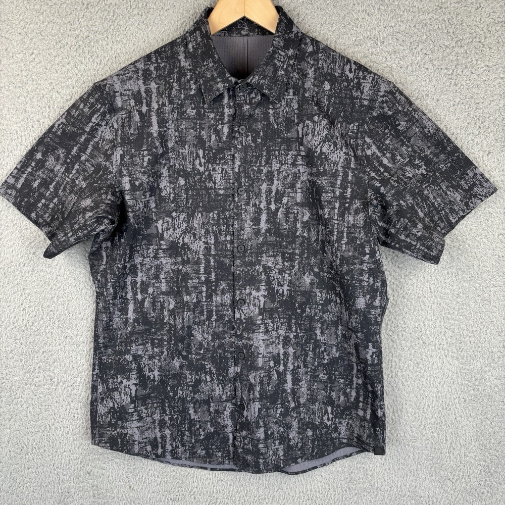 Lululemon Airing Easy Shirt Mens Medium Black Gray Abstract Print Short Sleeve